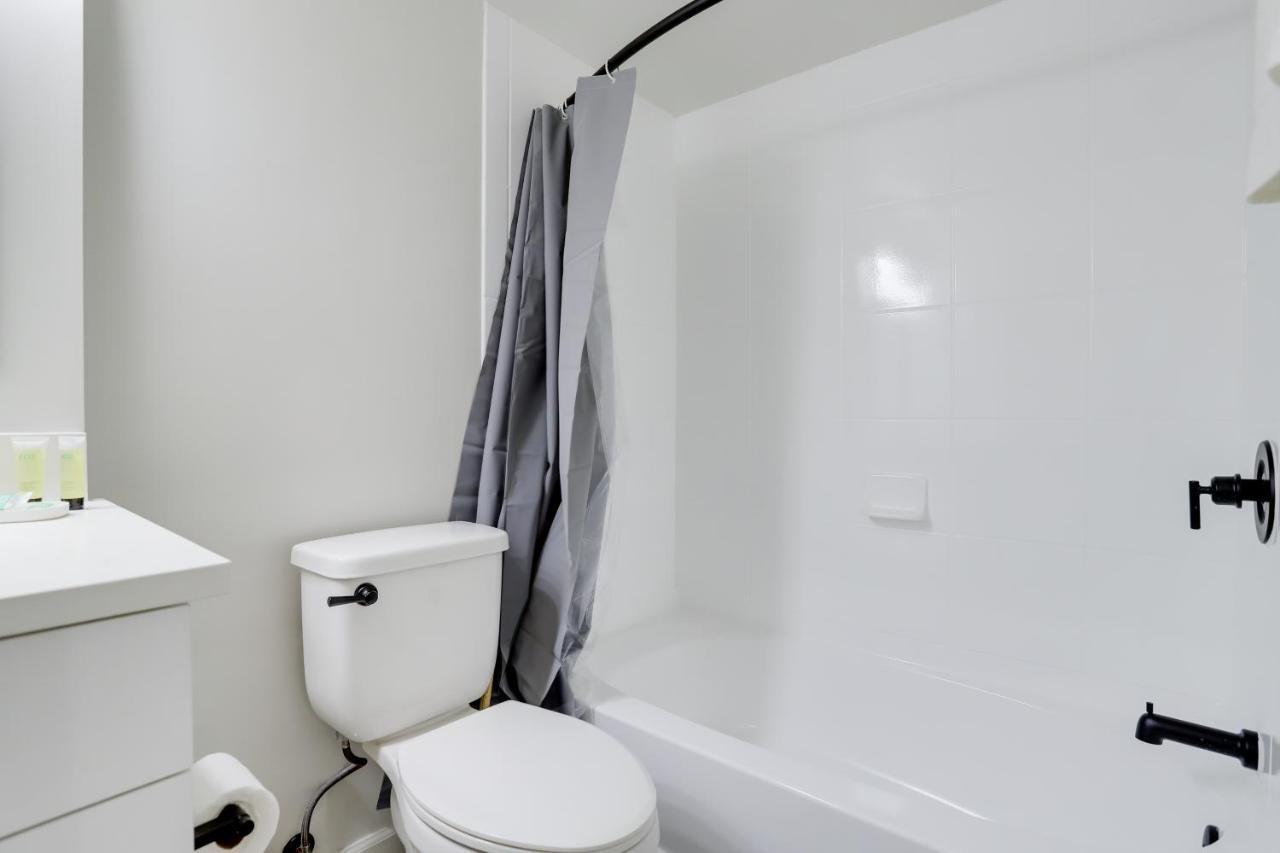 Modern & Charming Apt With Rooftop @Pentagon City Arlington Exterior photo